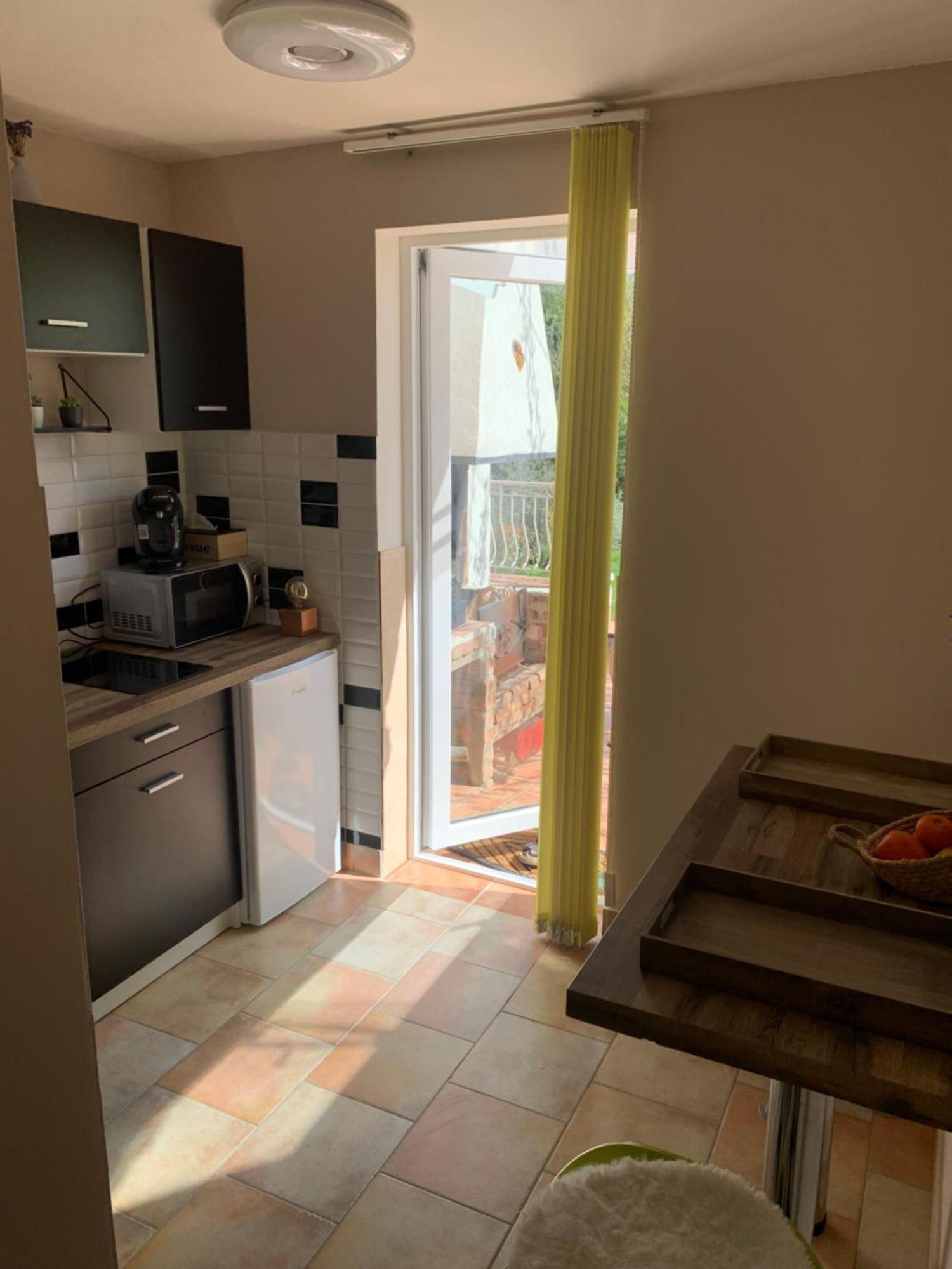 Hotel Sous Les Chênes à Saint-Martin-de-Brômes Extérieur photo
