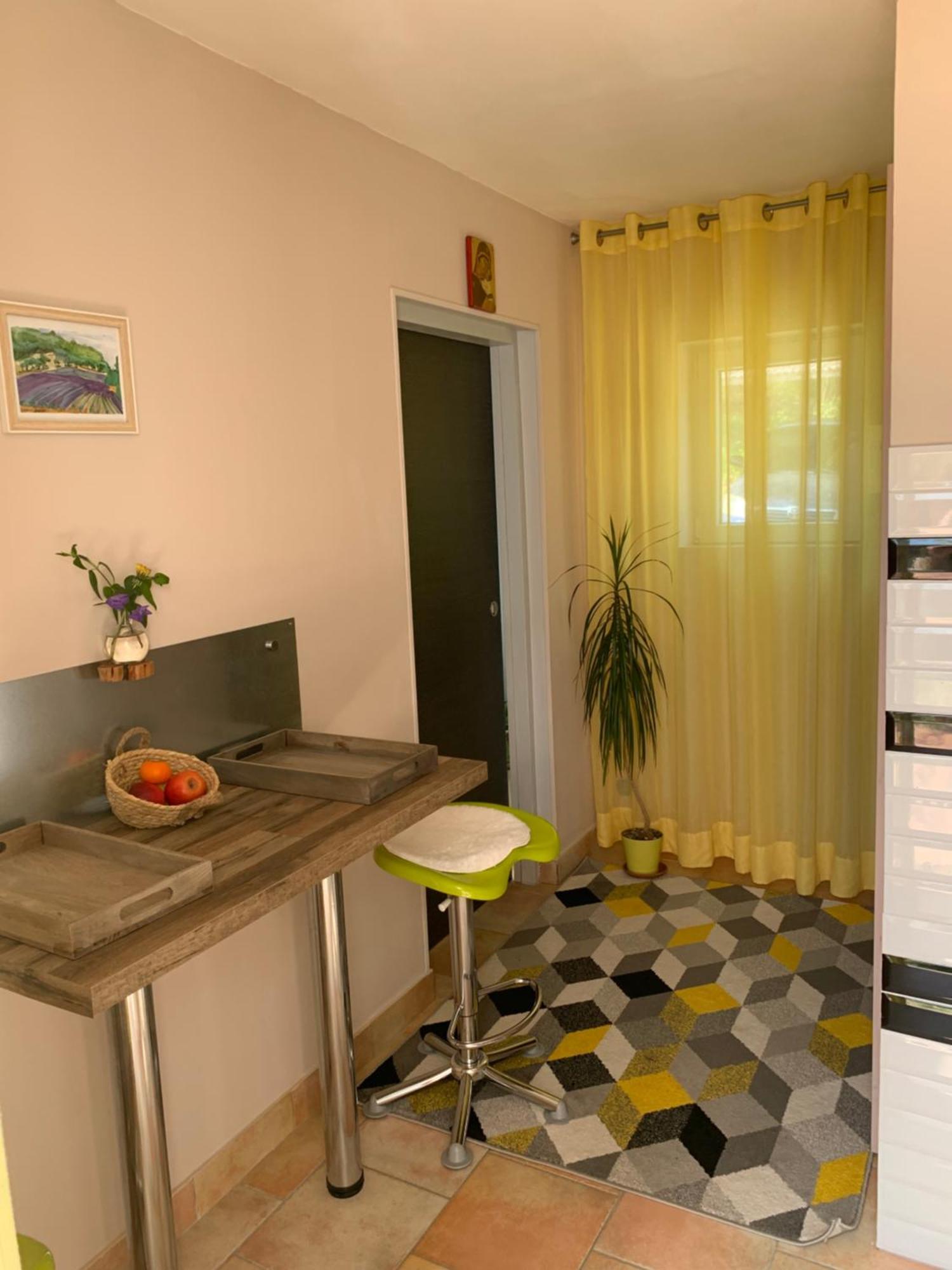 Hotel Sous Les Chênes à Saint-Martin-de-Brômes Extérieur photo