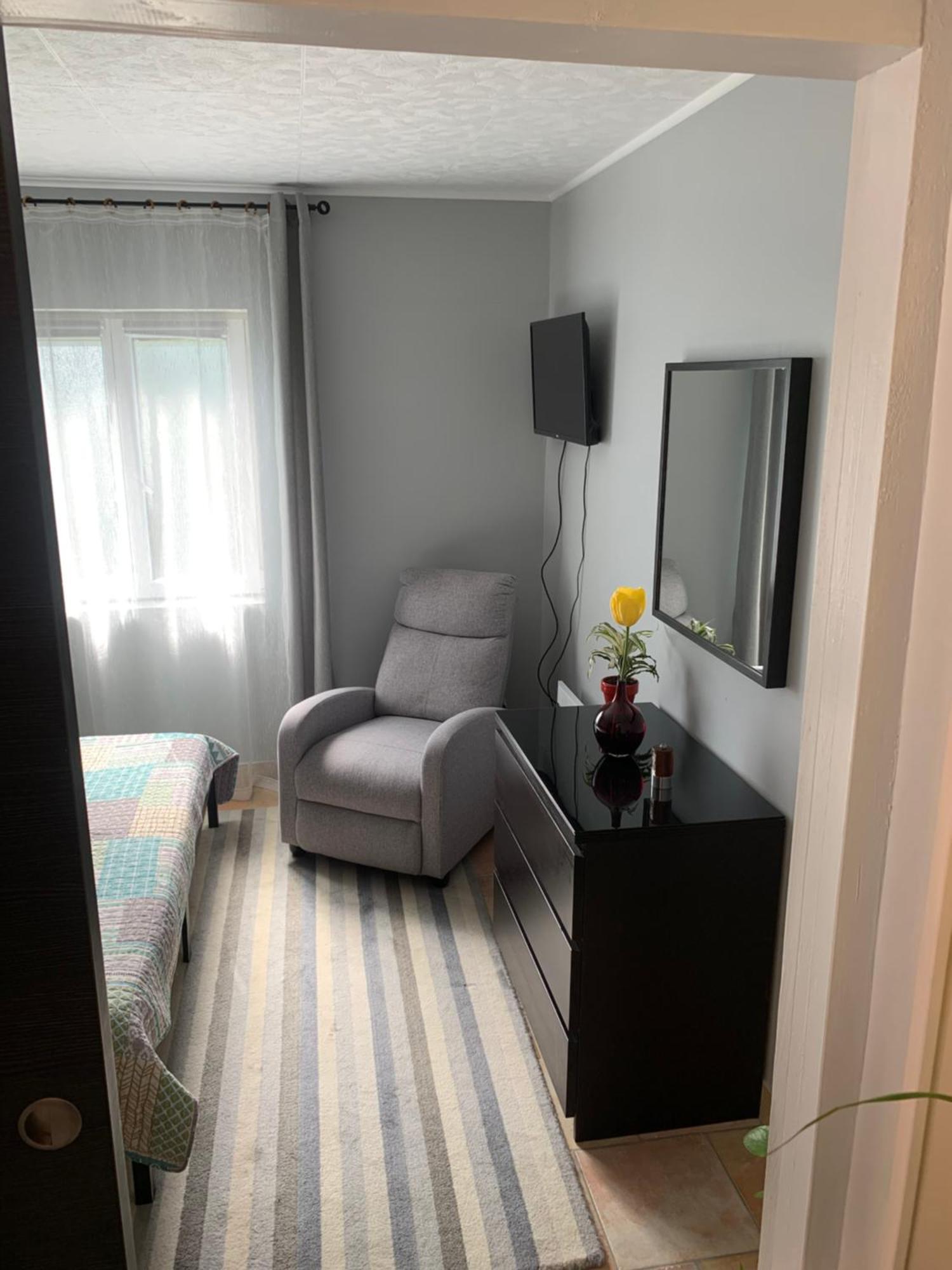 Hotel Sous Les Chênes à Saint-Martin-de-Brômes Extérieur photo
